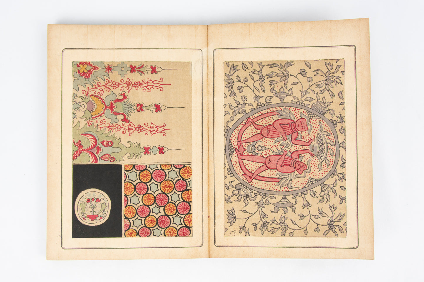 (FABRIC DESIGN). (JAPAN). YAMASHITA Konosuke. Hana fukusa. [Pattern book for cloth].