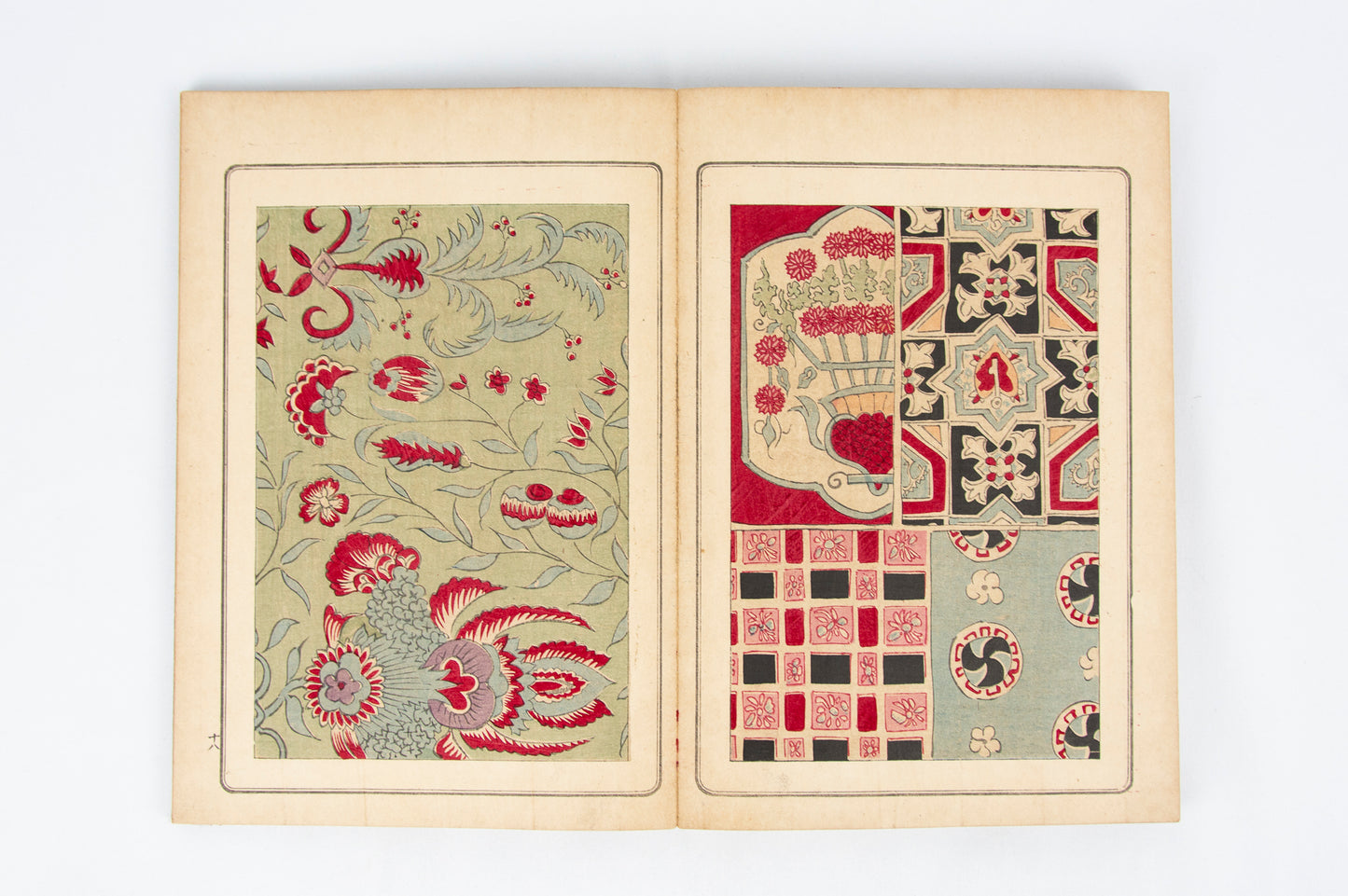 (FABRIC DESIGN). (JAPAN). YAMASHITA Konosuke. Hana fukusa. [Pattern book for cloth].