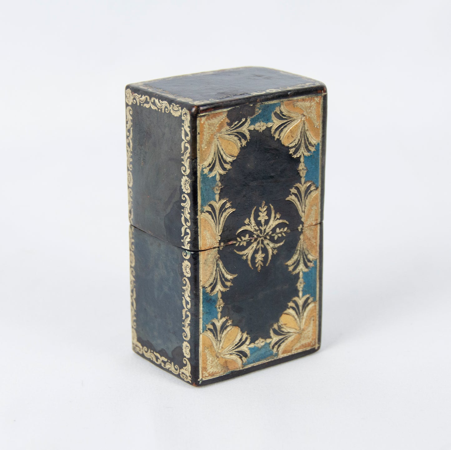 (ETUI). (BOOK-LIKE OBJECTS). Ladies Companion.